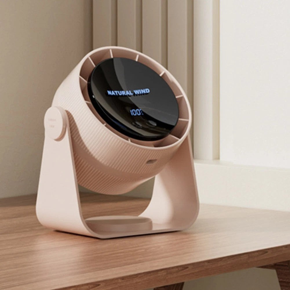 Мини вентилатор Atron F50, позициониран на дървена повърхност, с дисплей Natural Wind